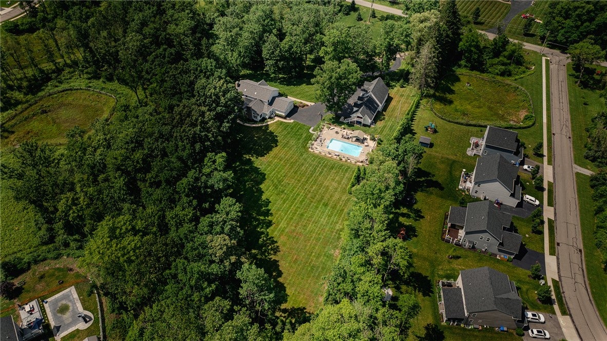 Valencia, Pennsylvania, 16059, United States, 4 Bedrooms Bedrooms, ,4 BathroomsBathrooms,Residential,Active,1922744