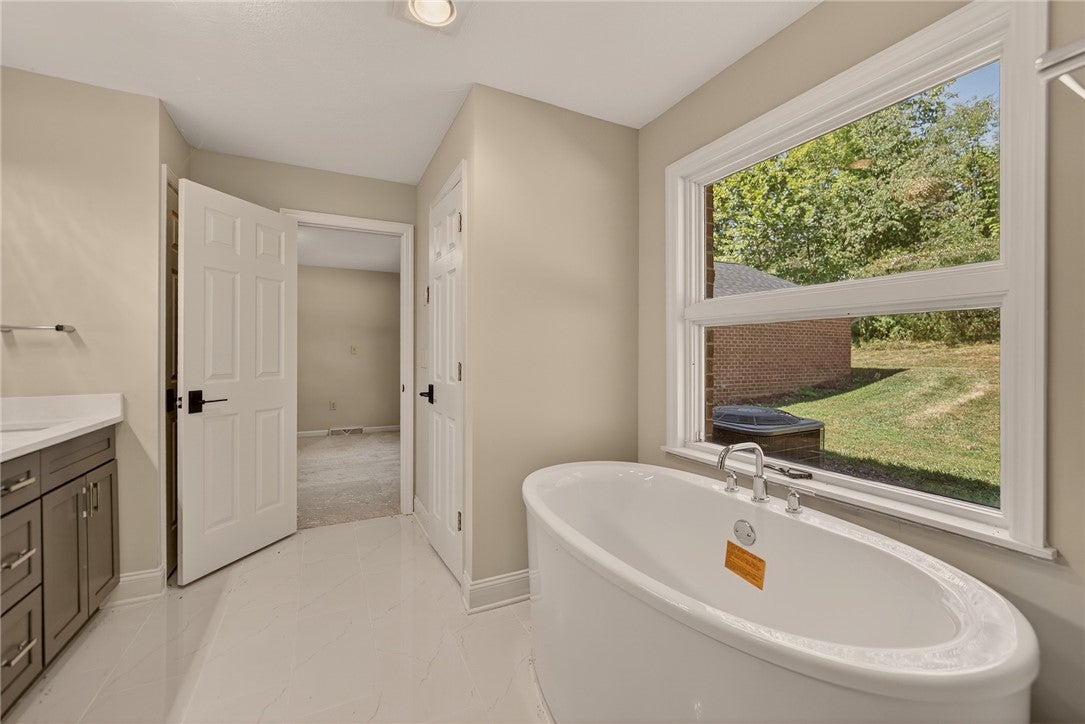 Canonsburg, Pennsylvania, 15317, United States, 5 Bedrooms Bedrooms, ,5 BathroomsBathrooms,Residential,Active,2009822