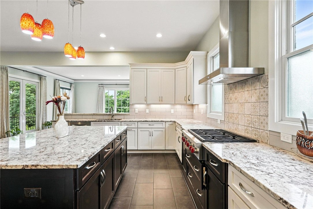 Pittsburgh, Pennsylvania, 15217, United States, 4 Bedrooms Bedrooms, ,5 BathroomsBathrooms,Residential,Active,1936146