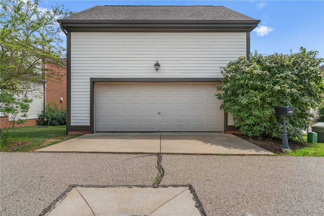 Pittsburgh, Pennsylvania, 15217, United States, 4 Bedrooms Bedrooms, ,4 BathroomsBathrooms,Residential,Active,1899201