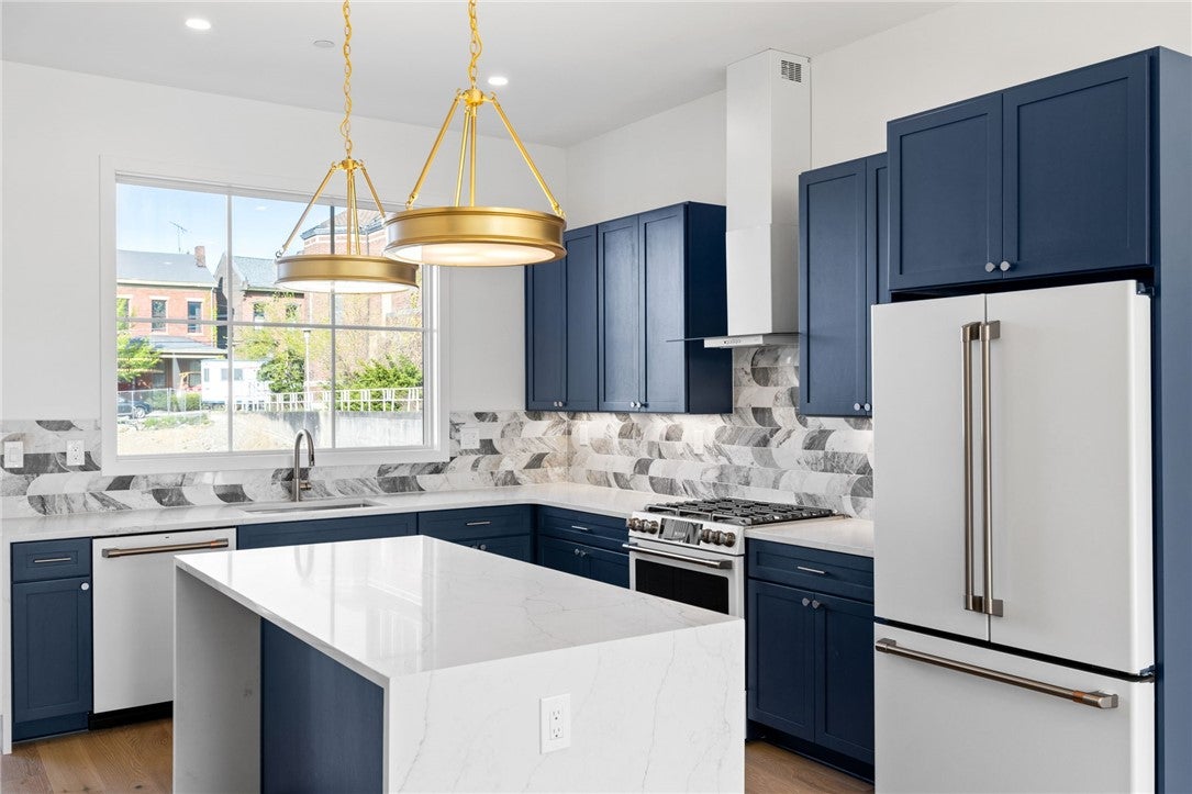 Pittsburgh, Pennsylvania, 15201, United States, 4 Bedrooms Bedrooms, ,5 BathroomsBathrooms,Residential,Active,1825068
