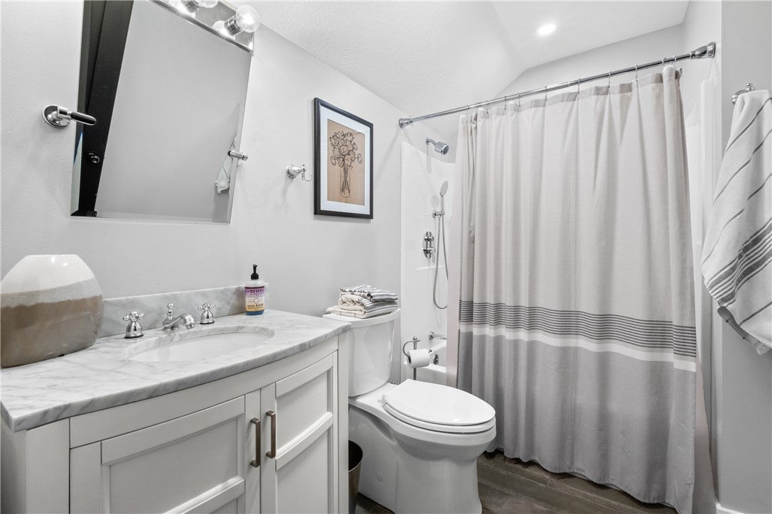 Carnegie, Pennsylvania, 15106, United States, 8 Bedrooms Bedrooms, ,6 BathroomsBathrooms,Residential,Active,1920247