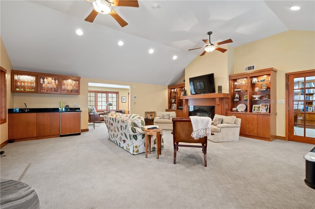 Pittsburgh, Pennsylvania, 15238, United States, 4 Bedrooms Bedrooms, ,4 BathroomsBathrooms,Residential,Active,1853348