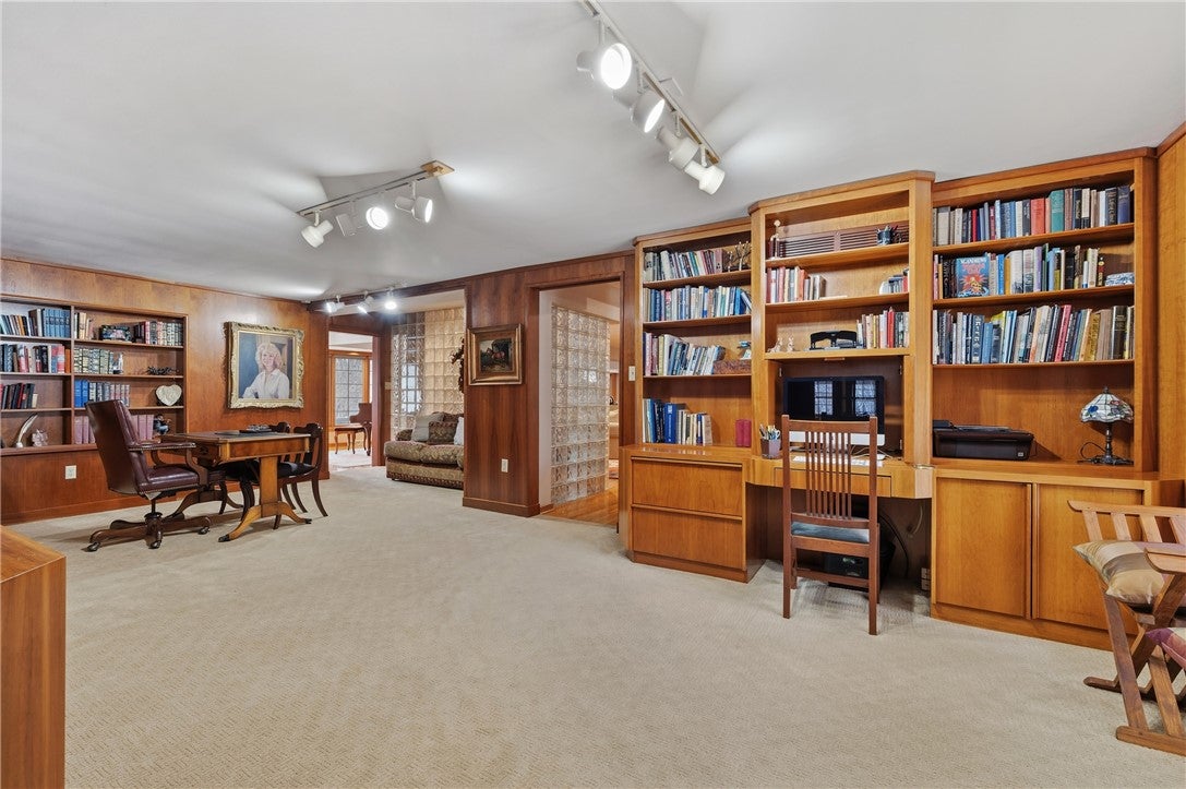 Pittsburgh, Pennsylvania, 15238, United States, 4 Bedrooms Bedrooms, ,4 BathroomsBathrooms,Residential,Active,1853348