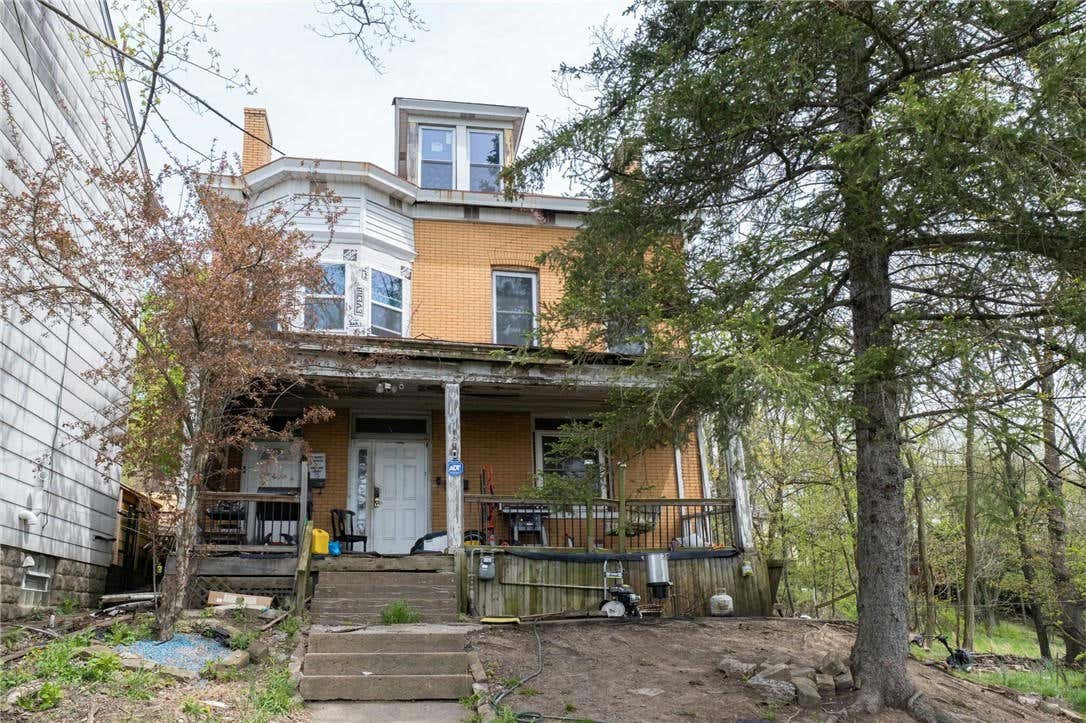 60 SEMICIR ST, PITTSBURGH, PA 15214, photo 1 of 24