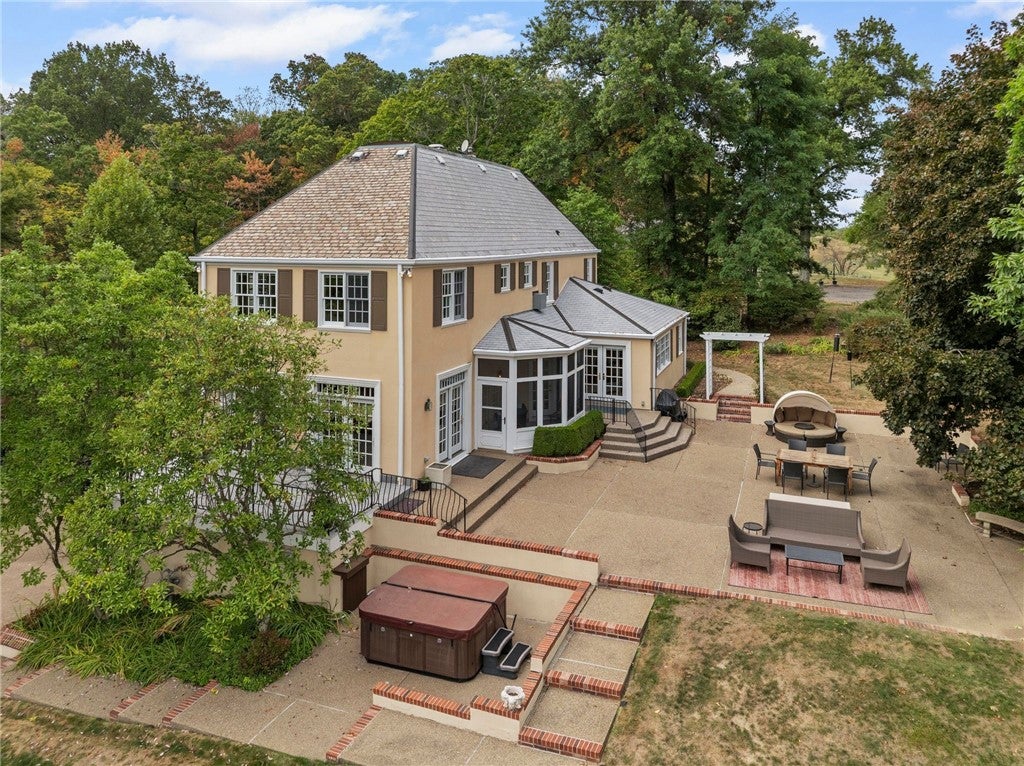 Sewickley, Pennsylvania, 15143, United States, 3 Bedrooms Bedrooms, ,4 BathroomsBathrooms,Residential,Active,1952620