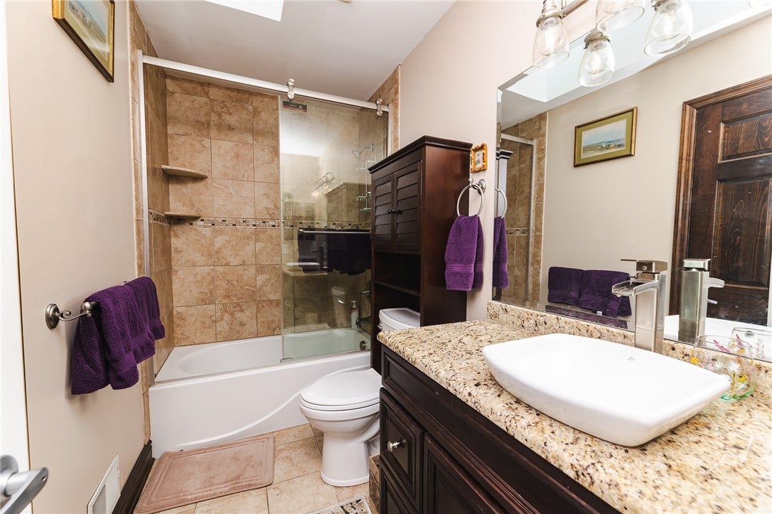 Valencia, Pennsylvania, 16059, United States, 4 Bedrooms Bedrooms, ,4 BathroomsBathrooms,Residential,Active,1922744