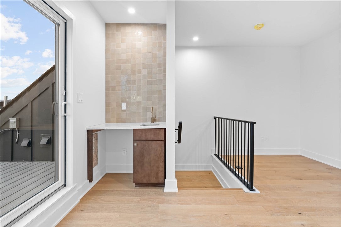 Pittsburgh, Pennsylvania, 15201, United States, 4 Bedrooms Bedrooms, ,5 BathroomsBathrooms,Residential,Active,1825068