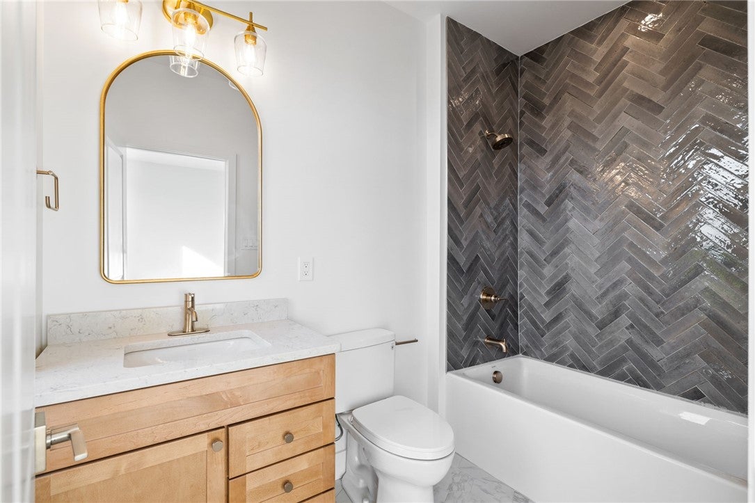 Pittsburgh, Pennsylvania, 15201, United States, 4 Bedrooms Bedrooms, ,5 BathroomsBathrooms,Residential,Active,1898040