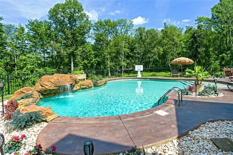 Murrysville, Pennsylvania, 15668, United States, 4 Bedrooms Bedrooms, ,5 BathroomsBathrooms,Residential,Active,1989780