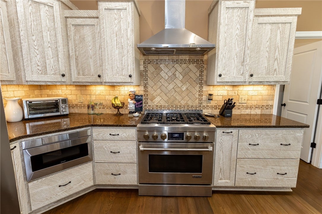 Mercer, Pennsylvania, 16137, United States, 3 Bedrooms Bedrooms, ,4 BathroomsBathrooms,Residential,Active,2040220