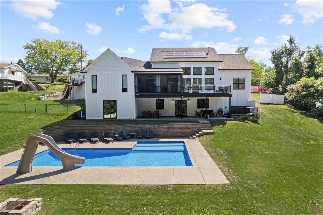 Carnegie, Pennsylvania, 15106, United States, 8 Bedrooms Bedrooms, ,6 BathroomsBathrooms,Residential,Active,1920247