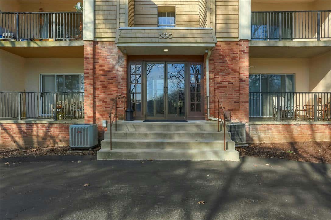 555 SLOOP RD APT 12, PITTSBURGH, PA 15237, photo 1 of 48