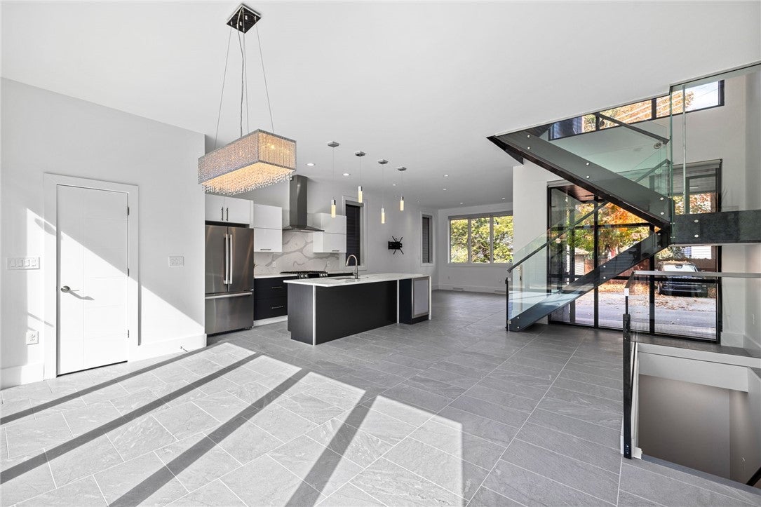 Pittsburgh, Pennsylvania, 15201, United States, 3 Bedrooms Bedrooms, ,4 BathroomsBathrooms,Residential,Active,1968384