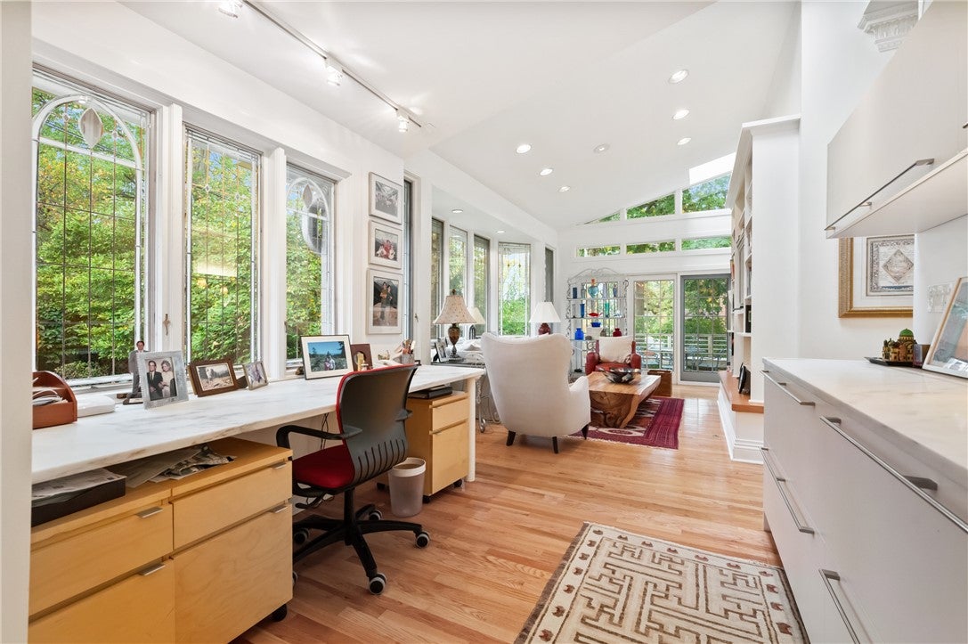 Pittsburgh, Pennsylvania, 15232, United States, 8 Bedrooms Bedrooms, ,6 BathroomsBathrooms,Residential,Active,1973278