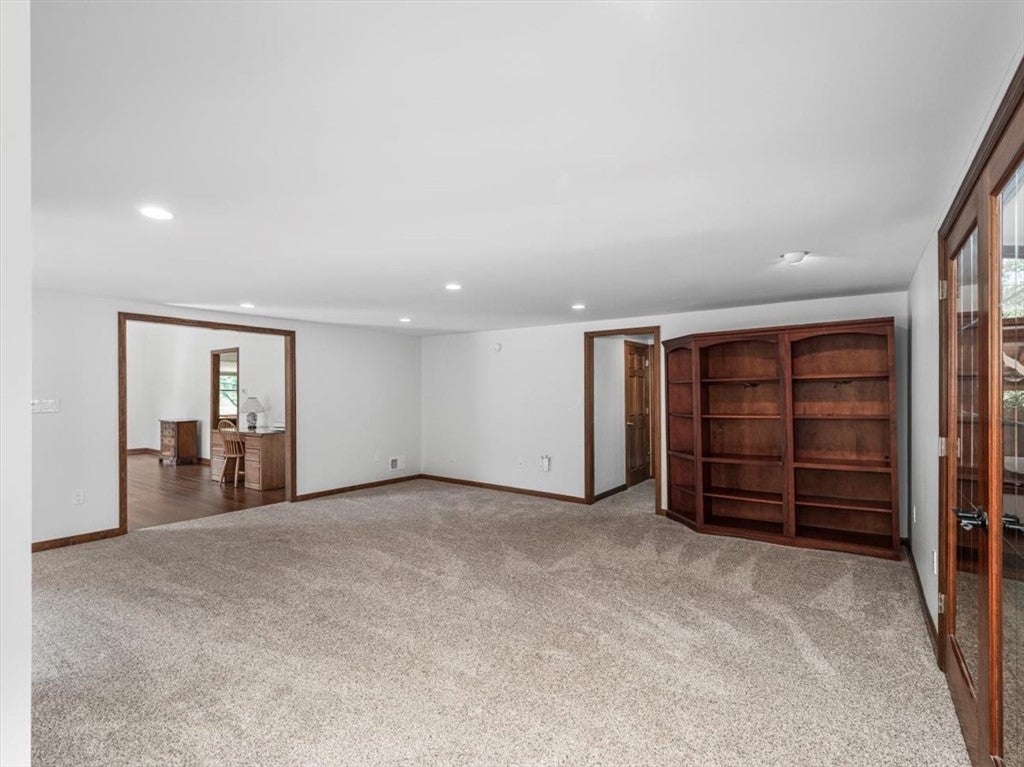 Pittsburgh, Pennsylvania, 15241, United States, 4 Bedrooms Bedrooms, ,5 BathroomsBathrooms,Residential,Active,1926915