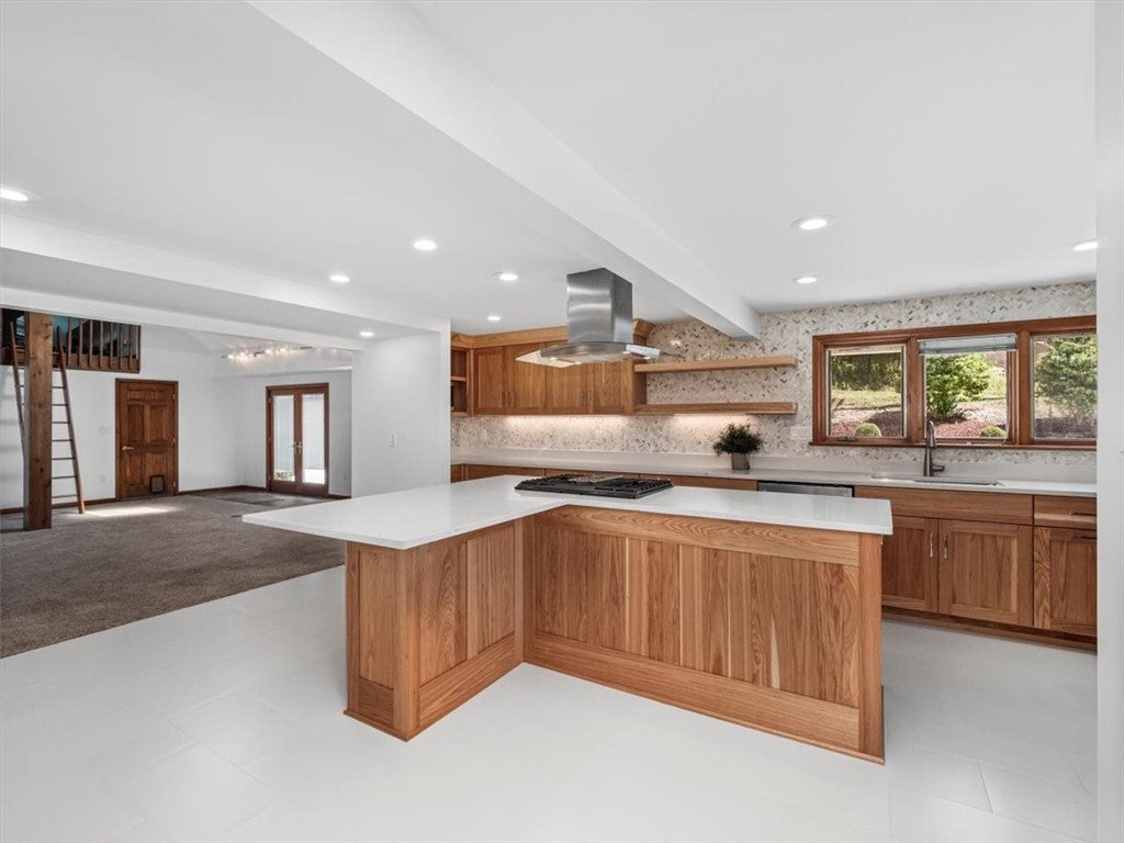 Pittsburgh, Pennsylvania, 15241, United States, 4 Bedrooms Bedrooms, ,5 BathroomsBathrooms,Residential,Active,1926915