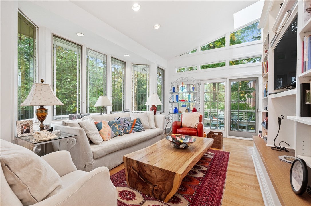 Pittsburgh, Pennsylvania, 15232, United States, 8 Bedrooms Bedrooms, ,6 BathroomsBathrooms,Residential,Active,1973278