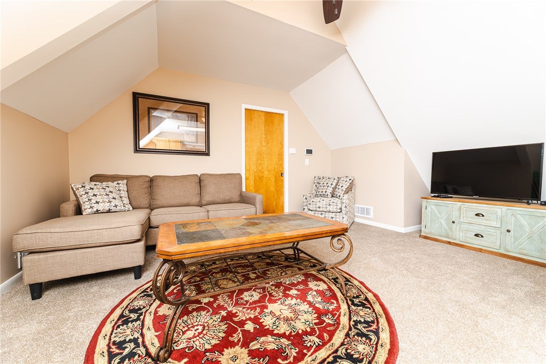 Valencia, Pennsylvania, 16059, United States, 4 Bedrooms Bedrooms, ,4 BathroomsBathrooms,Residential,Active,1922744