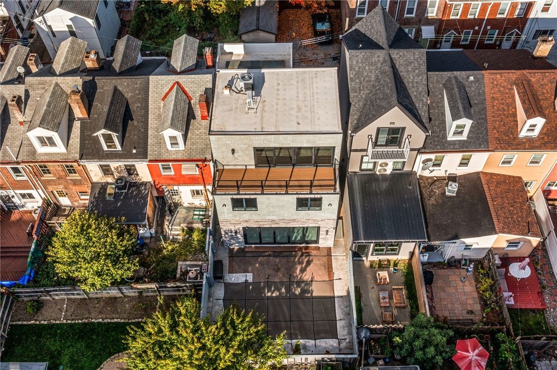 Pittsburgh, Pennsylvania, 15201, United States, 3 Bedrooms Bedrooms, ,4 BathroomsBathrooms,Residential,Active,1968384