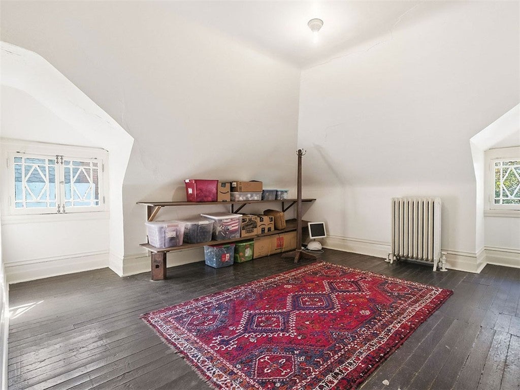 Pittsburgh, Pennsylvania, 15217, United States, 4 Bedrooms Bedrooms, ,3 BathroomsBathrooms,Residential,Active,1969666