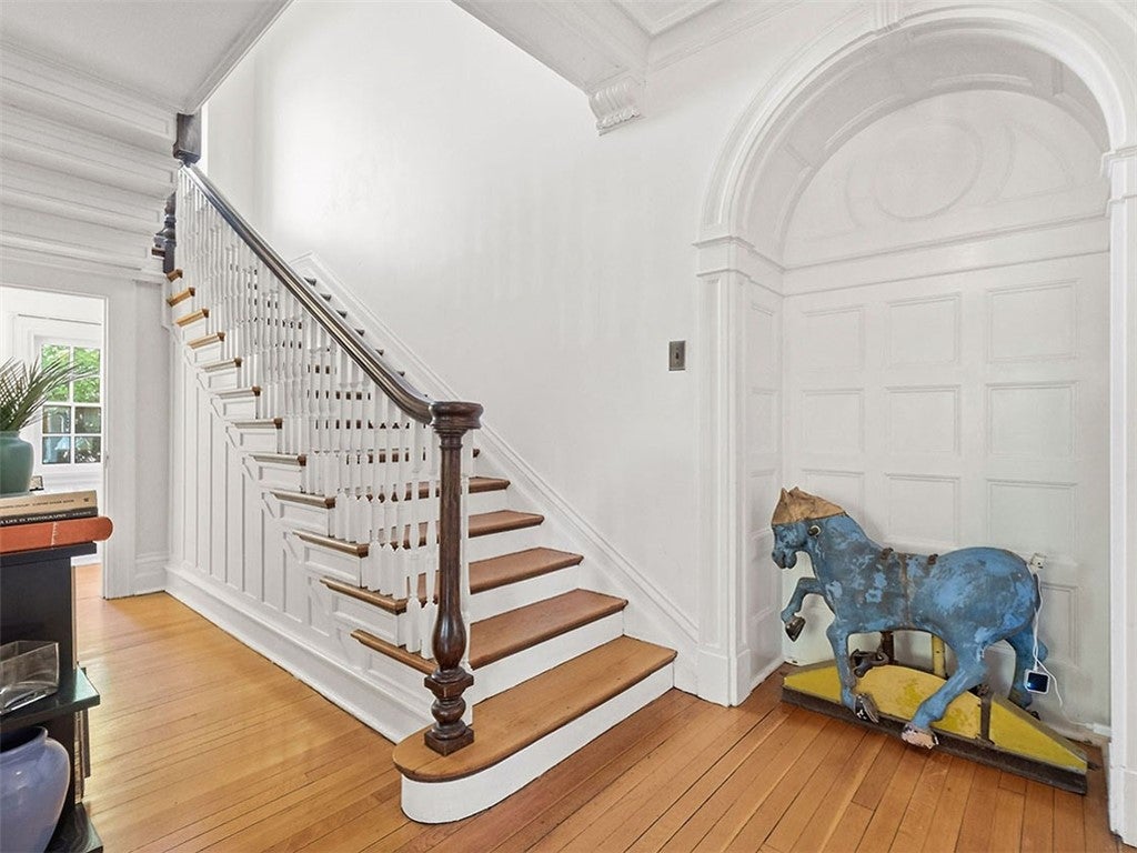 Pittsburgh, Pennsylvania, 15217, United States, 4 Bedrooms Bedrooms, ,3 BathroomsBathrooms,Residential,Active,1969666