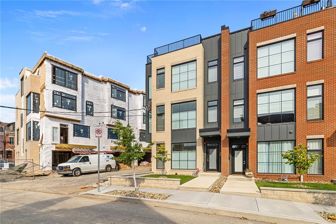 Pittsburgh, Pennsylvania, 15201, United States, 4 Bedrooms Bedrooms, ,5 BathroomsBathrooms,Residential,Active,1898040