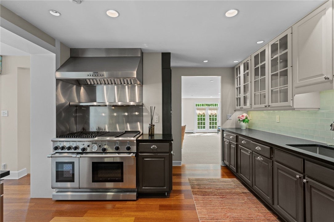 Sewickley, Pennsylvania, 15143, United States, 3 Bedrooms Bedrooms, ,4 BathroomsBathrooms,Residential,Active,1952620