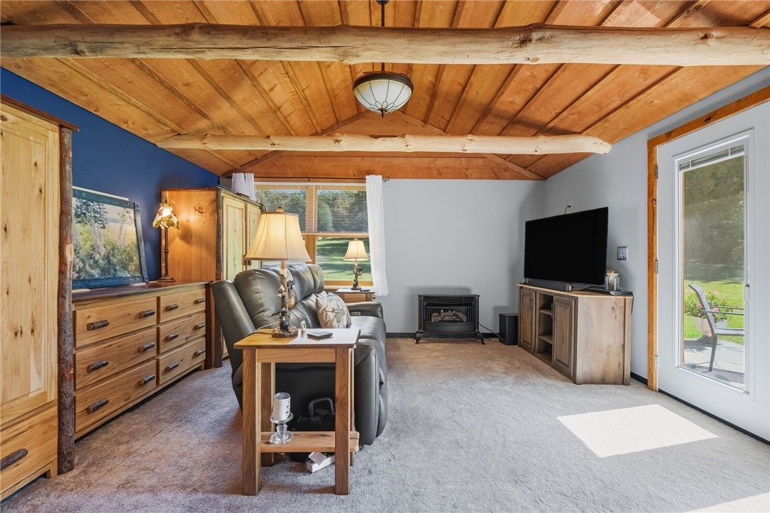 Emlenton, Pennsylvania, 16373, United States, 3 Bedrooms Bedrooms, ,3 BathroomsBathrooms,Residential,Active,1945255