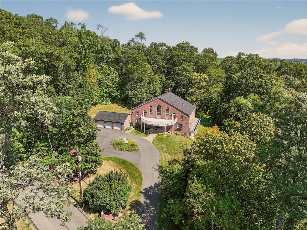 Canonsburg, Pennsylvania, 15317, United States, 5 Bedrooms Bedrooms, ,5 BathroomsBathrooms,Residential,Active,2009822