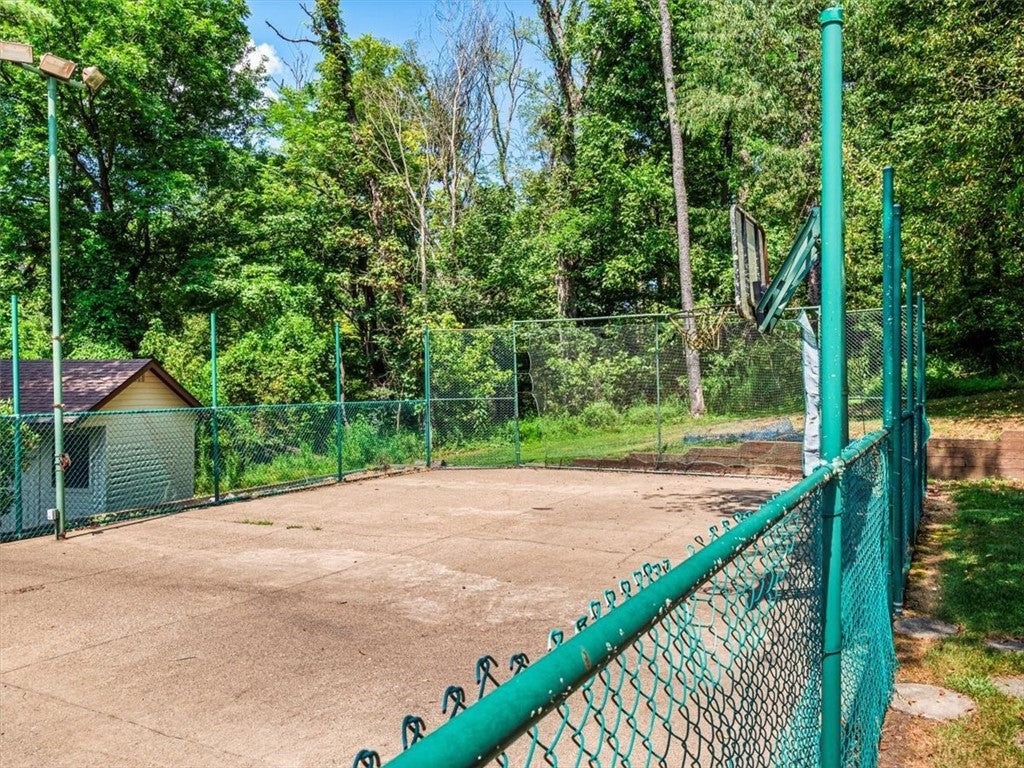 Pittsburgh, Pennsylvania, 15241, United States, 4 Bedrooms Bedrooms, ,5 BathroomsBathrooms,Residential,Active,1926915