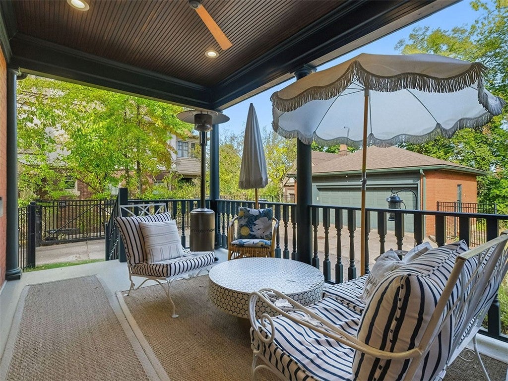 Pittsburgh, Pennsylvania, 15217, United States, 4 Bedrooms Bedrooms, ,3 BathroomsBathrooms,Residential,Active,1969666