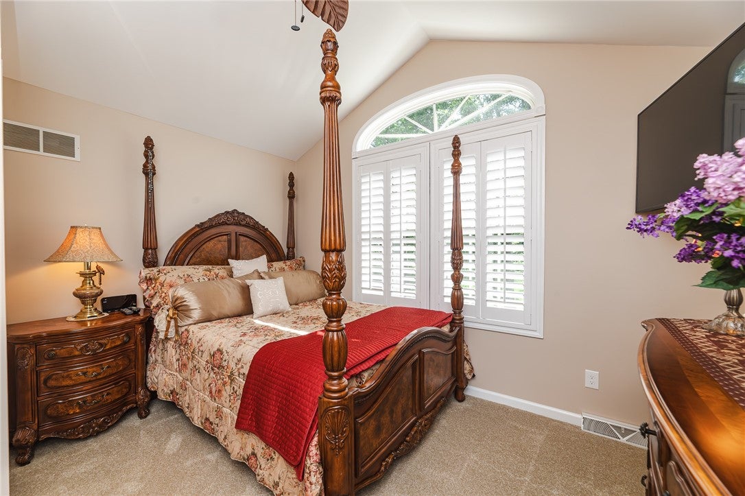 Valencia, Pennsylvania, 16059, United States, 4 Bedrooms Bedrooms, ,4 BathroomsBathrooms,Residential,Active,1922744