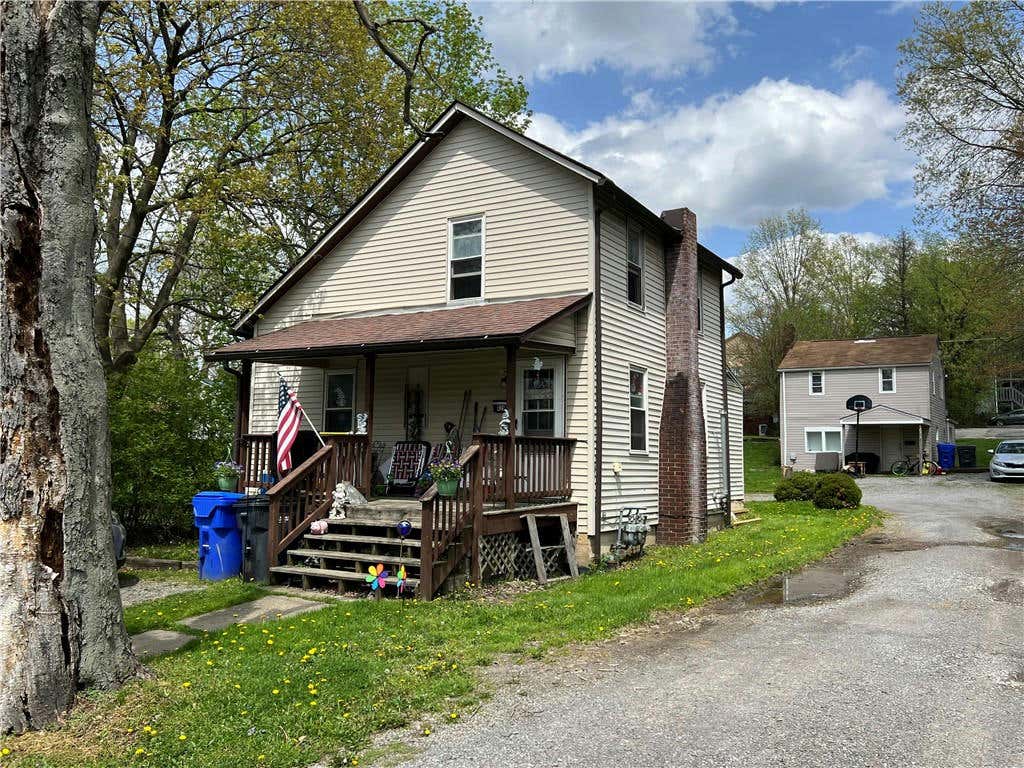 423/423.5 ELM ST, SLIPPERY ROCK, PA 16057, photo 1 of 3