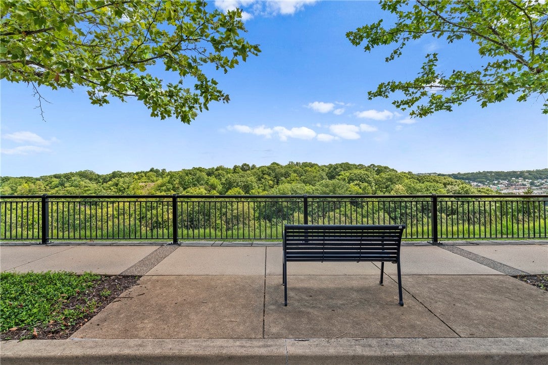 Pittsburgh, Pennsylvania, 15217, United States, 4 Bedrooms Bedrooms, ,4 BathroomsBathrooms,Residential,Active,1899201