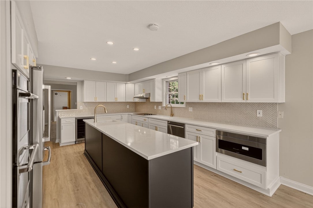 Canonsburg, Pennsylvania, 15317, United States, 5 Bedrooms Bedrooms, ,5 BathroomsBathrooms,Residential,Active,2009822