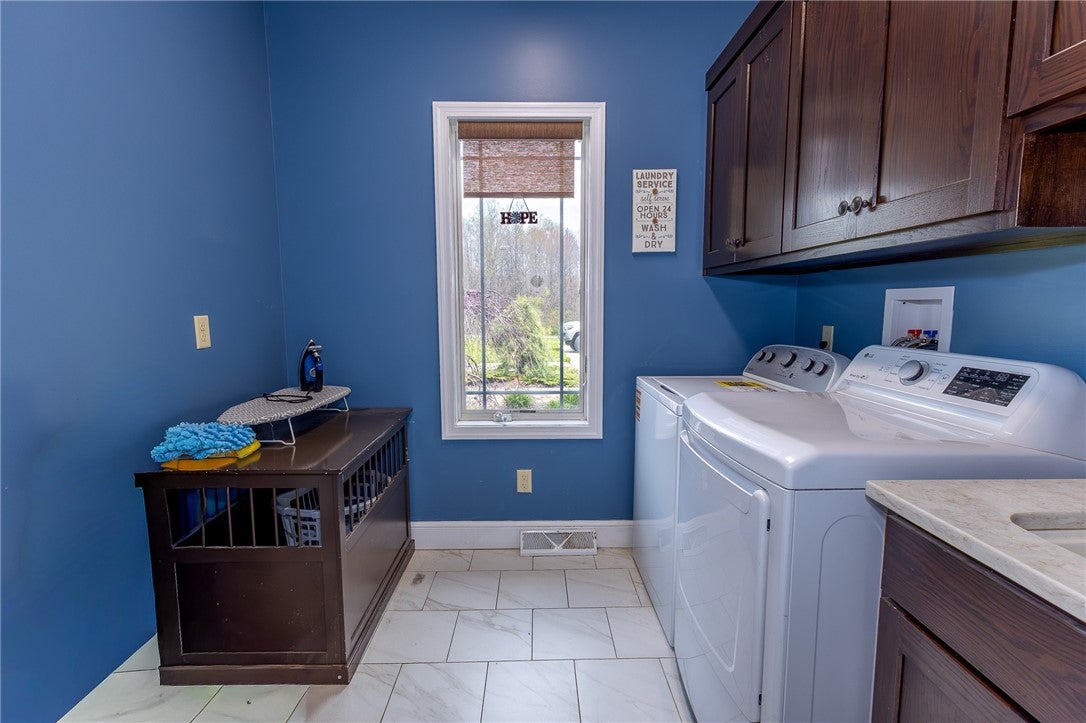 Mercer, Pennsylvania, 16137, United States, 3 Bedrooms Bedrooms, ,4 BathroomsBathrooms,Residential,Active,2040220