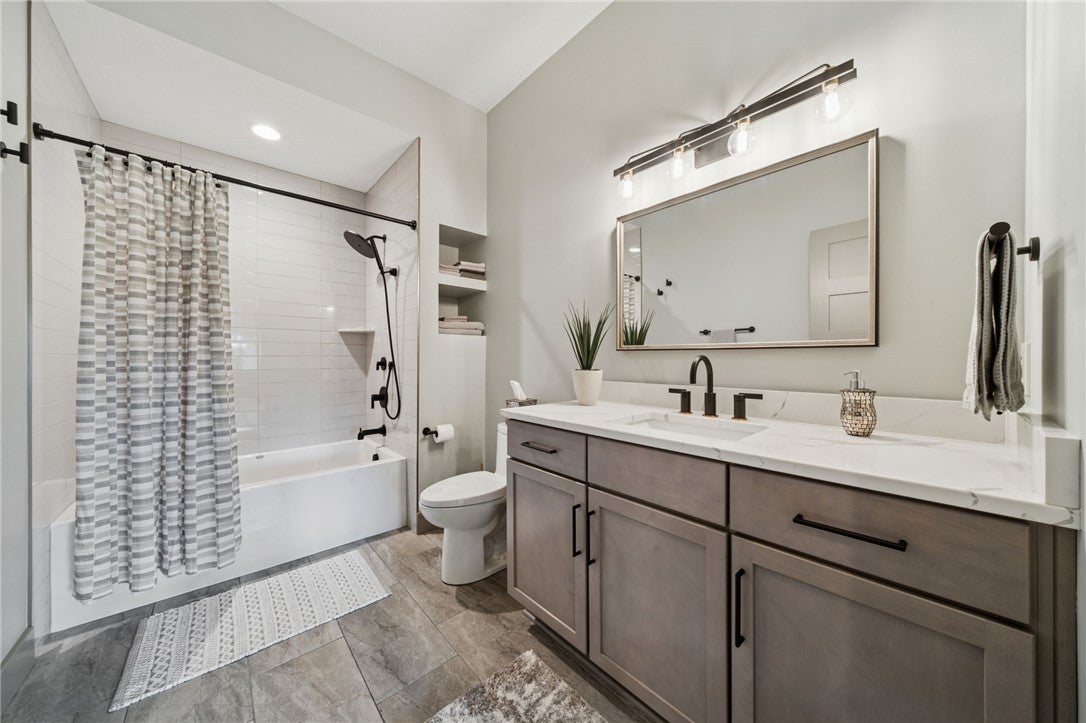 Greensburg, Pennsylvania, 15601, United States, 4 Bedrooms Bedrooms, ,5 BathroomsBathrooms,Residential,Active,1988789