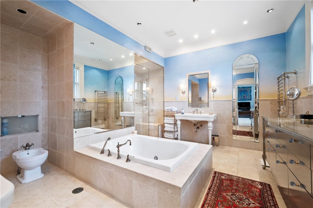 Pittsburgh, Pennsylvania, 15232, United States, 8 Bedrooms Bedrooms, ,6 BathroomsBathrooms,Residential,Active,1973278