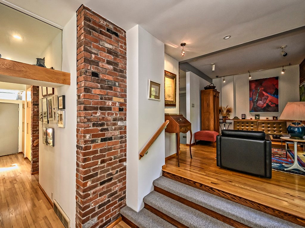 Pittsburgh, Pennsylvania, 15232, United States, 3 Bedrooms Bedrooms, ,2 BathroomsBathrooms,Residential,Active,1905131