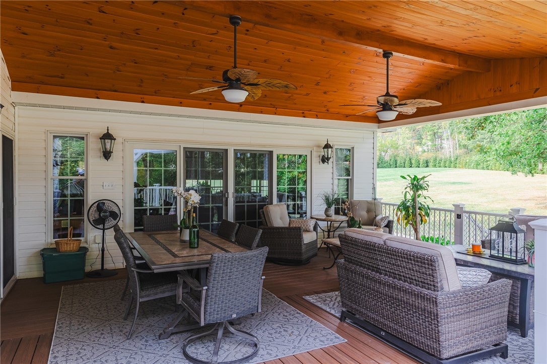 Valencia, Pennsylvania, 16059, United States, 4 Bedrooms Bedrooms, ,4 BathroomsBathrooms,Residential,Active,1922744