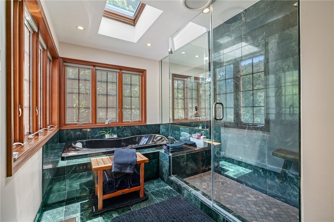 Pittsburgh, Pennsylvania, 15238, United States, 4 Bedrooms Bedrooms, ,4 BathroomsBathrooms,Residential,Active,1853348