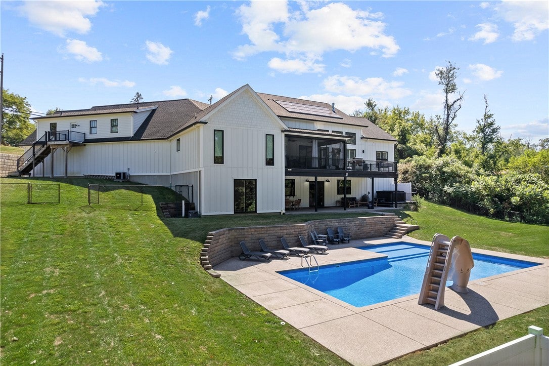 Carnegie, Pennsylvania, 15106, United States, 8 Bedrooms Bedrooms, ,6 BathroomsBathrooms,Residential,Active,1920247