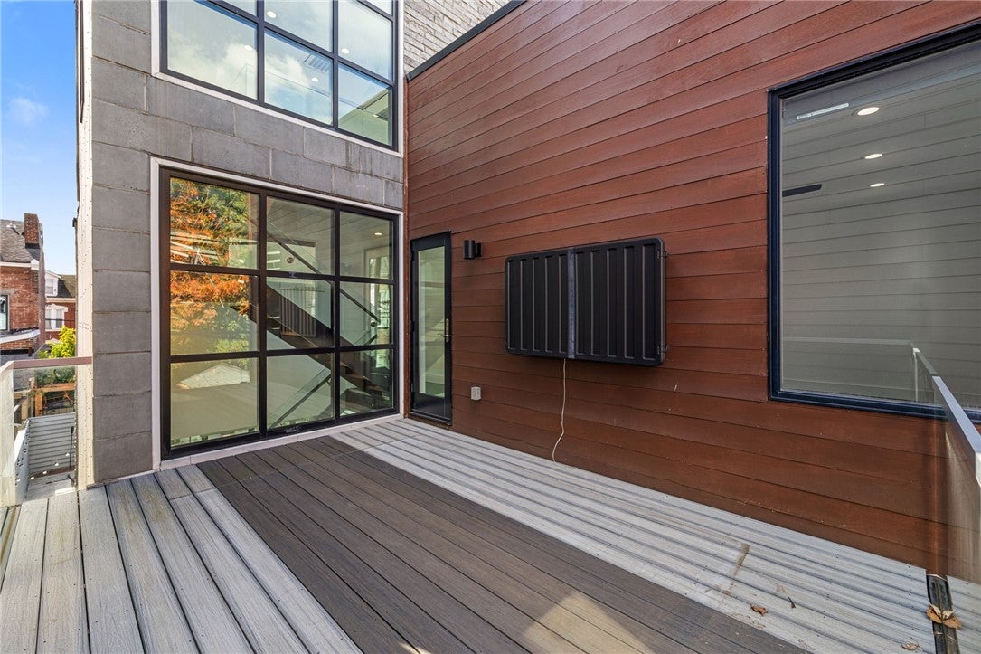 Pittsburgh, Pennsylvania, 15201, United States, 3 Bedrooms Bedrooms, ,4 BathroomsBathrooms,Residential,Active,1968384