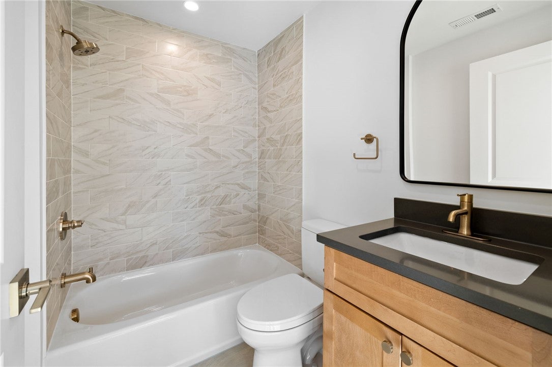 Pittsburgh, Pennsylvania, 15201, United States, 4 Bedrooms Bedrooms, ,5 BathroomsBathrooms,Residential,Active,1825068