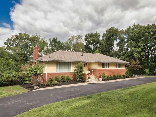 100 CHAPEL KNOLL DR, PITTSBURGH, PA 15238 - Image 1