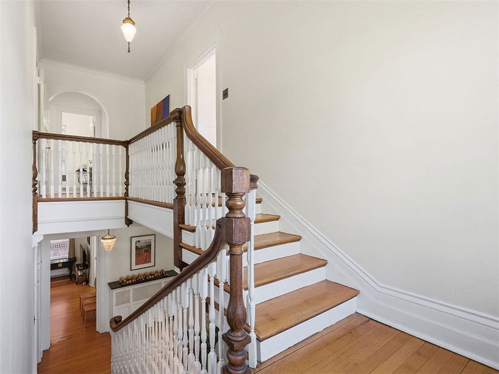 Pittsburgh, Pennsylvania, 15217, United States, 4 Bedrooms Bedrooms, ,3 BathroomsBathrooms,Residential,Active,1969666