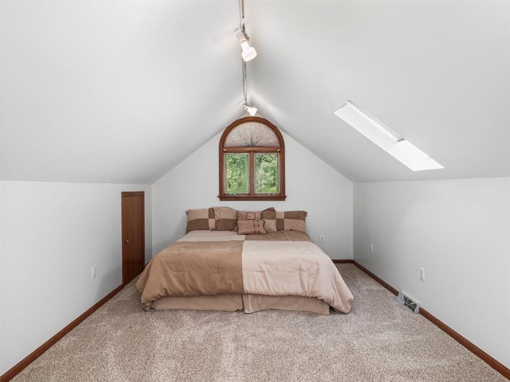 Pittsburgh, Pennsylvania, 15241, United States, 4 Bedrooms Bedrooms, ,5 BathroomsBathrooms,Residential,Active,1926915