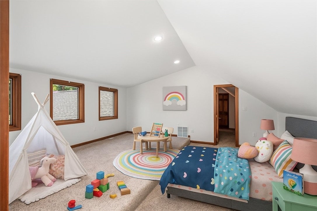 Pittsburgh, Pennsylvania, 15241, United States, 4 Bedrooms Bedrooms, ,5 BathroomsBathrooms,Residential,Active,1926915