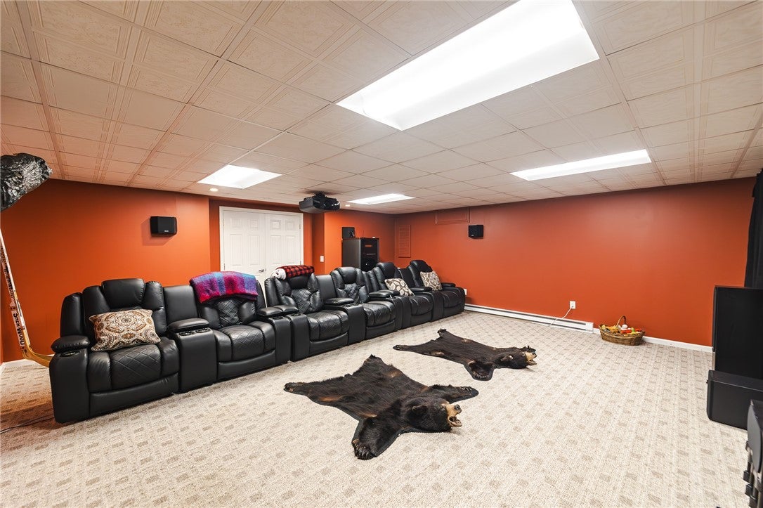 Valencia, Pennsylvania, 16059, United States, 4 Bedrooms Bedrooms, ,4 BathroomsBathrooms,Residential,Active,1922744